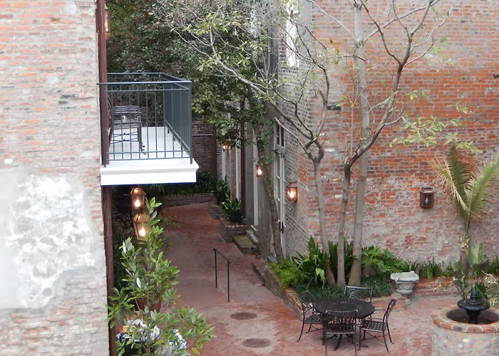 Central hotel: French Market Inn