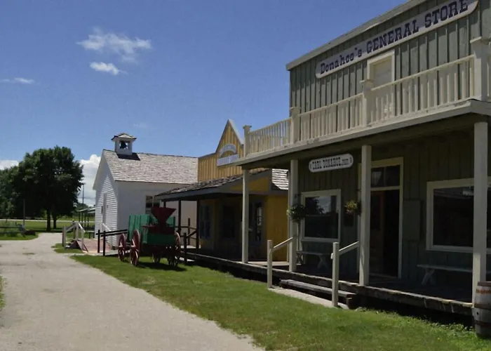 Boutique hotel only: Crossroads Hotel & Event Center