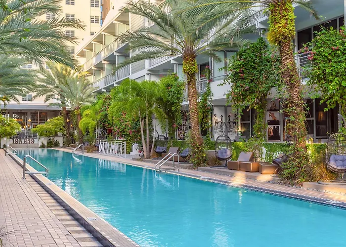 Animaux admis National , An Adult Only Oceanfront Resort