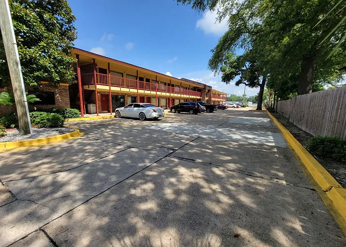 Twin Star Lodge