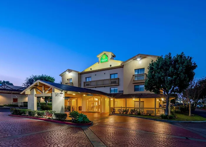 La Quinta Inn & Suites By Wyndham Spectrum