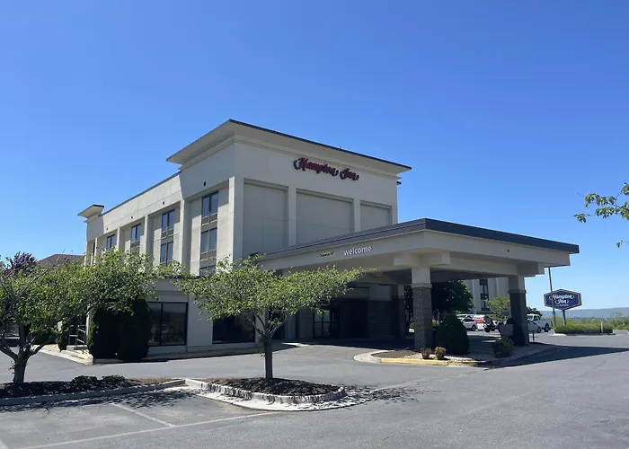 Hotel with pool: Hampton Inn Harrisonburg - University