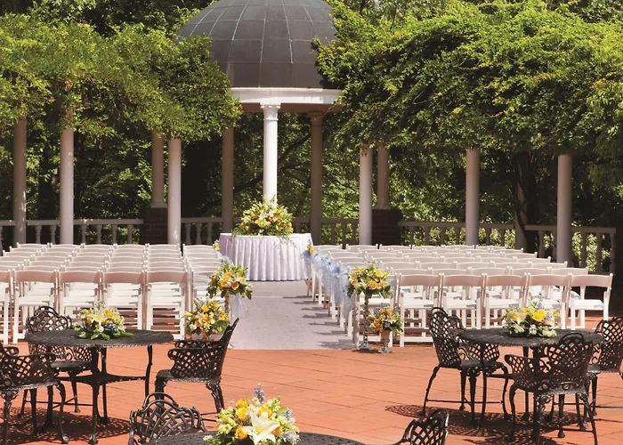 Luxury hotel only: Doubletree By Hilton Charlottesville