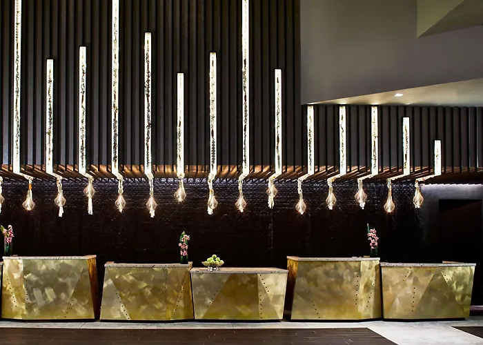 Hotel with Tennis: Renaissance Nashville Hotel