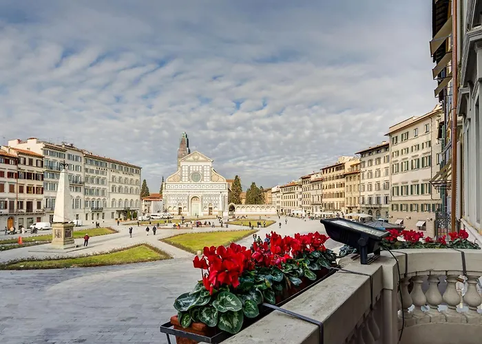 Luxury hotel only: Hotel Roma