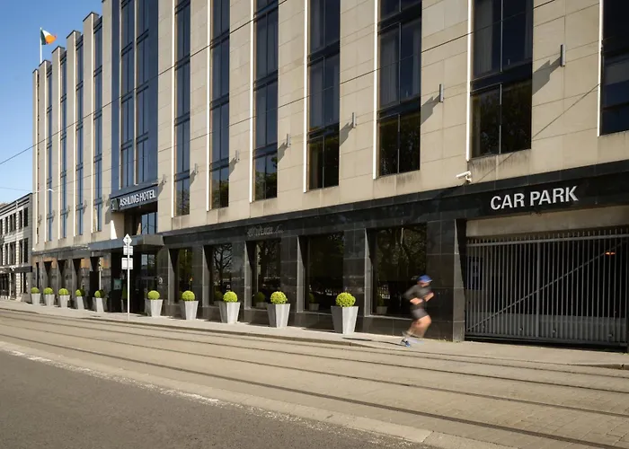 Luxury hotel only: Ashling Hotel Dublin