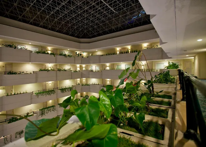 Luxury hotel only: Hs Hotsson Hotel Leon
