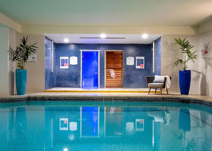 Hotel with pool: Leonardo Royal Hotel Brighton Waterfront