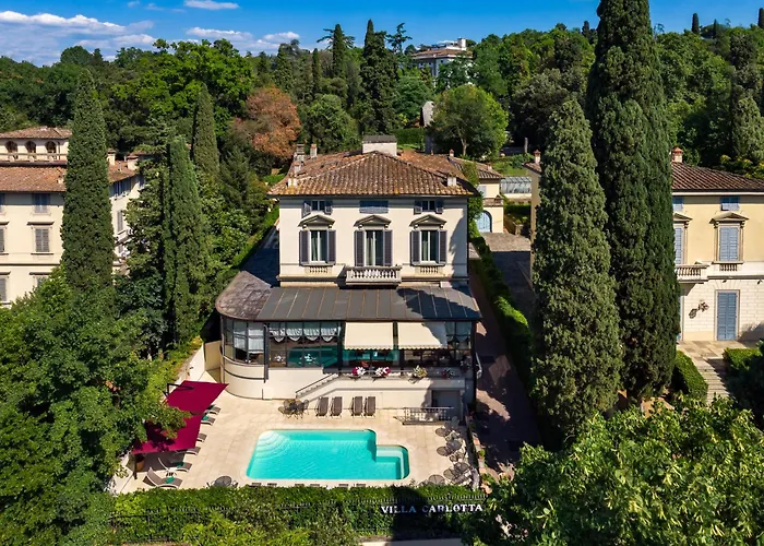 Hotel con piscina: Hotel Villa Carlotta