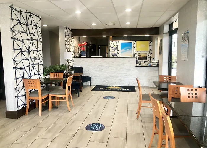Motels Days Inn By Wyndham Asheville Downtown North