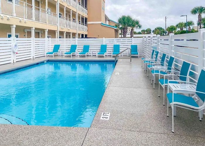 Vacation rental: Crystal Sands 111A