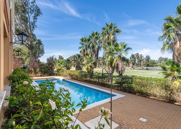 Hotel cerca del colegio: La Quinta II By H