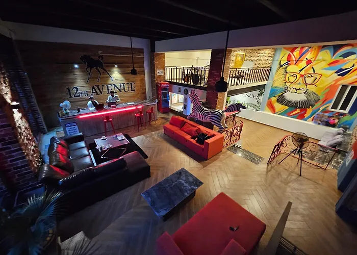 Ping Pong hotel: 12Th Avenue