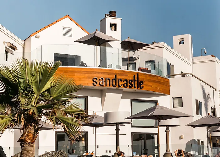 Central hotel: Sandcastle Hotel On The Beach