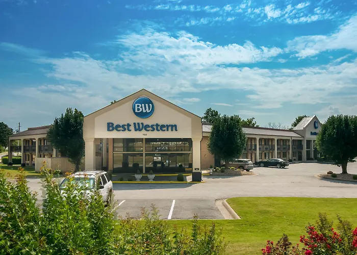 Motel: Best Western Windsor Suites