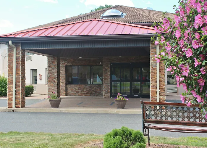 Comfort Inn & Suites West Springfield