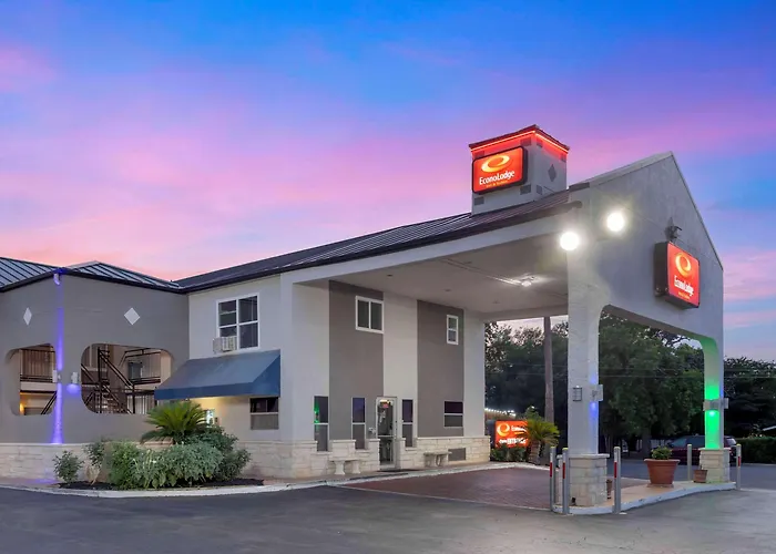 Econo Lodge Inn & Suites Near Lackland Afb