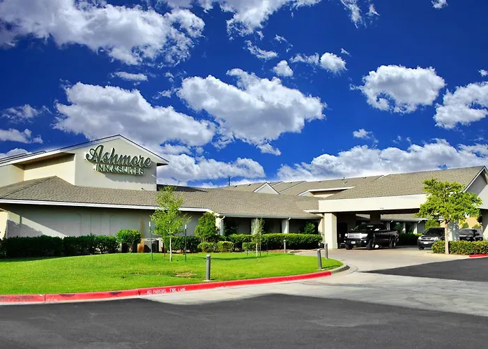 Motel: Ashmore Inn And Suites Lubbock