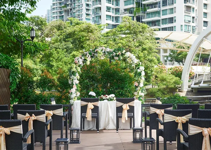 In Luxury hotels Four Points By Sheraton Singapore, Riverview