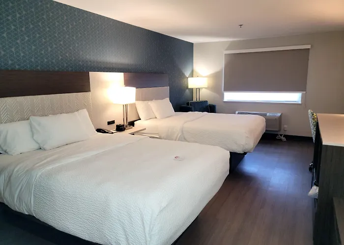Luxury hotel only: La Quinta By Wyndham Santa Rosa