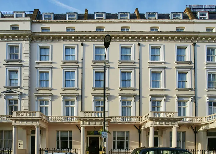 Hotel with Tennis: Holiday Inn Express London Victoria By Ihg