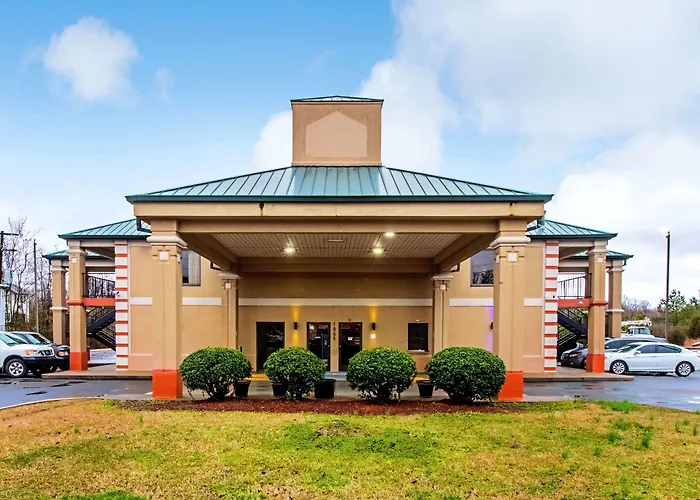 Resort: Quality Inn & Suites Dickson