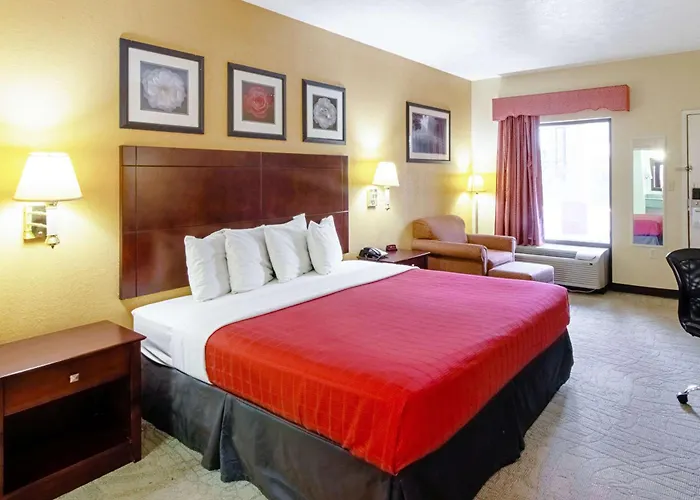 Resort: Quality Inn & Suites Dickson