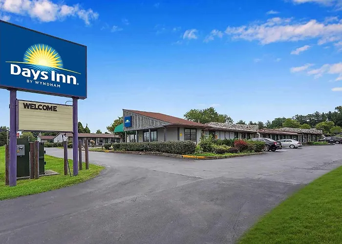 Beach hotel: Days-Inn By Wyndham Liverpool-Syracuse