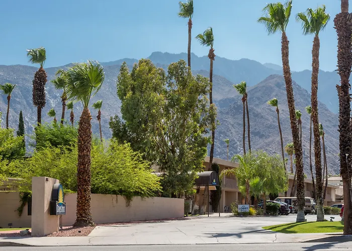 3 star hotels Days Inn By Wyndham Palm Springs