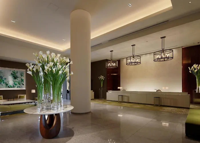 Hotel near College: Palace Hotel Tokyo