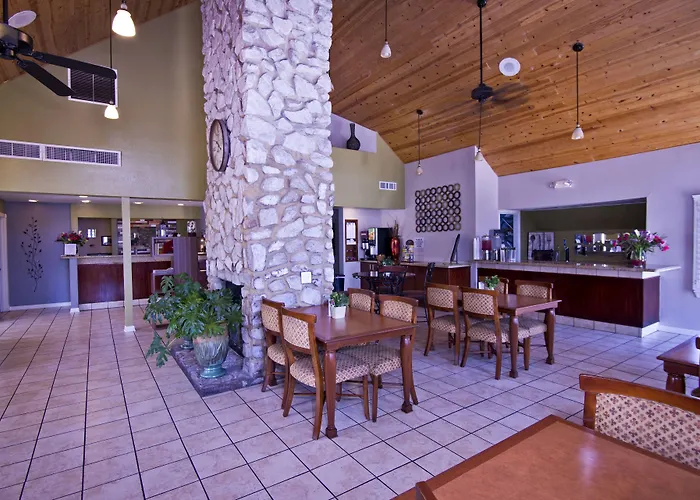 3 star hotels Chase Suite El Paso