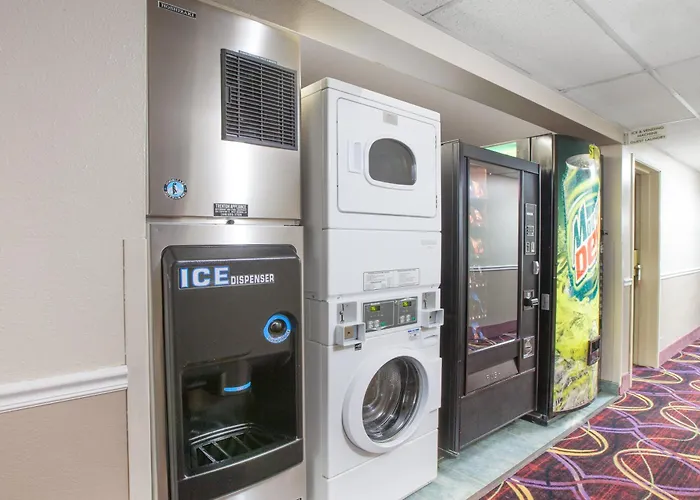 Super 8 By Wyndham Natchitoches