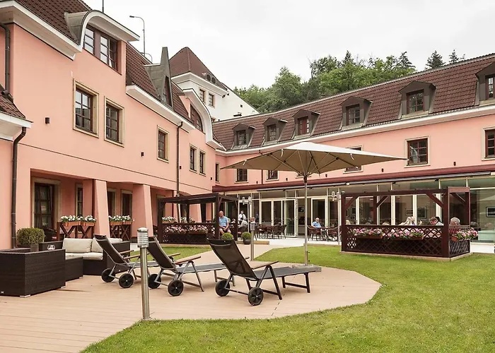 Luxury hotel only: Hotel Hoffmeister