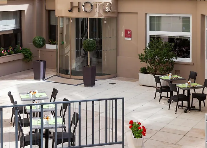 Timhotel Opéra Blanche Fontaine