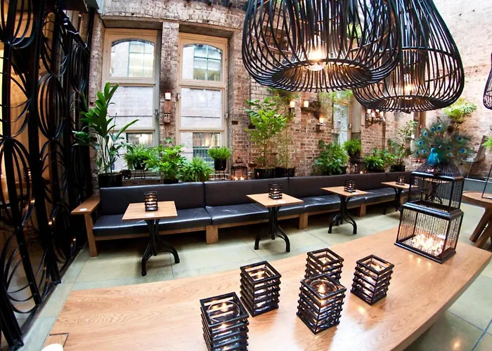 5 star hotel: Establishment Hotel