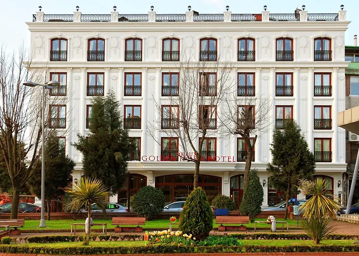Pet Friendly hotel: Deluxe Golden Horn Sultanahmet Hotel