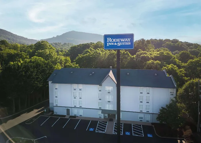 Hotel near College: Rodeway Inn & Suites Near Outlet Mall - Asheville