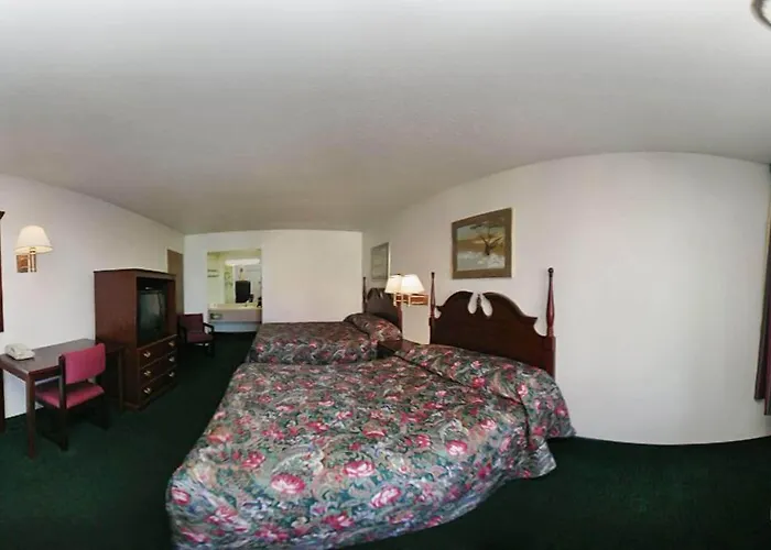 Central hotel: Super 8 By Wyndham Oklahoma Fairgrounds