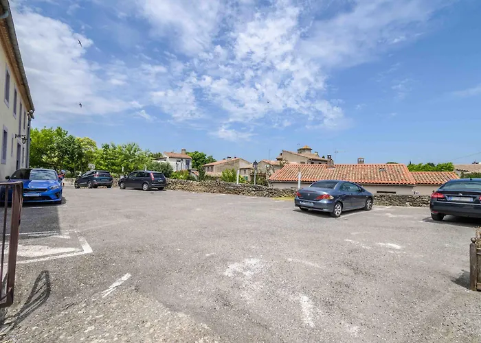 Hotel with pool: Hotel L'Aragon