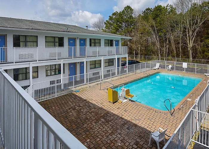 Trip to College Motel 6 Chattanooga, Tn
