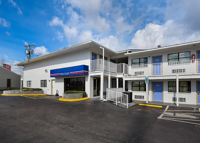 Trip to College Motel 6 Chattanooga, Tn