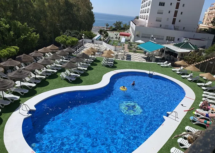Pet Friendly hotel: First Flatotel International
