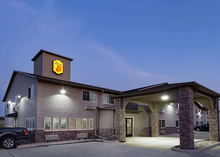 Pet Friendly hotel: Super 8 By Wyndham Fort Dodge Ia