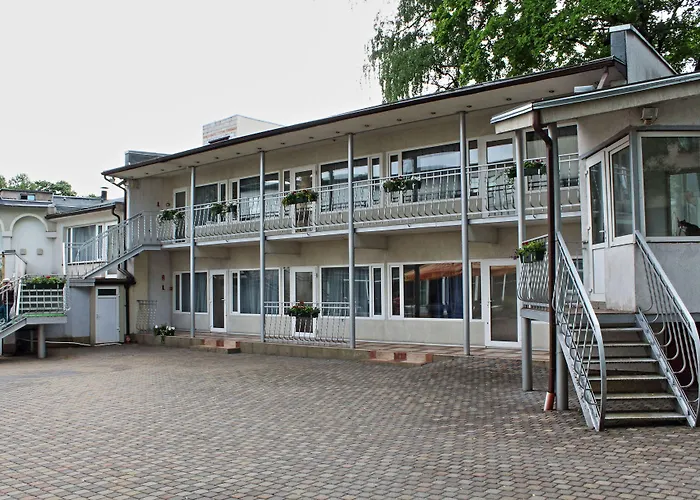 Resort: Nb Hotel With Free Parking