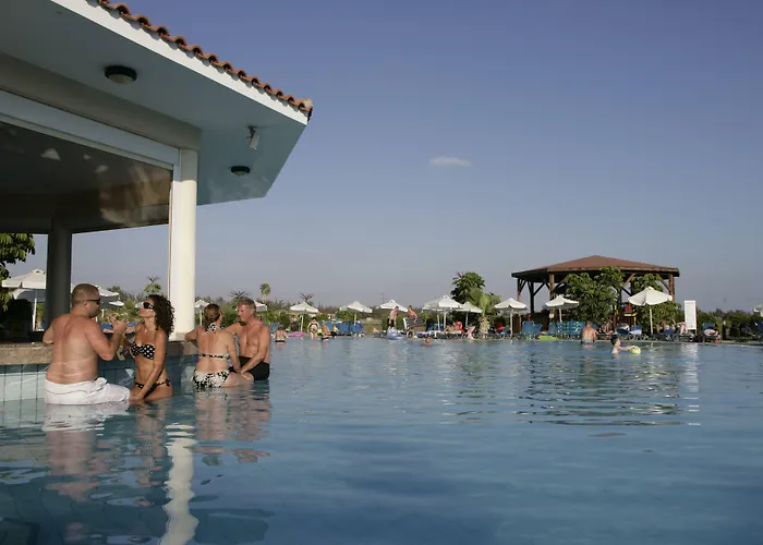 Сity center hotels Avanti Holiday Village