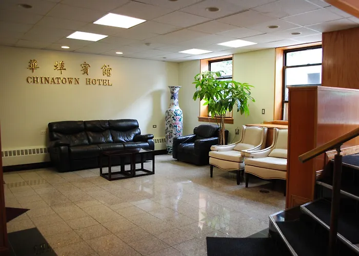 Pet Friendly hotel: Chinatown Hotel Chicago