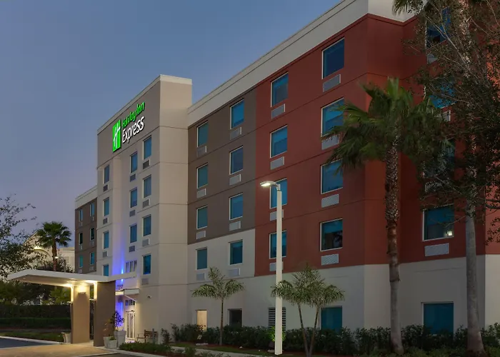 Holiday Inn Express & Suites Airport/Cruise Port By Ihg