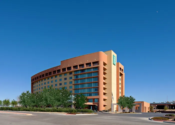 Luxury hotel only: Embassy Suites By Hilton Albuquerque