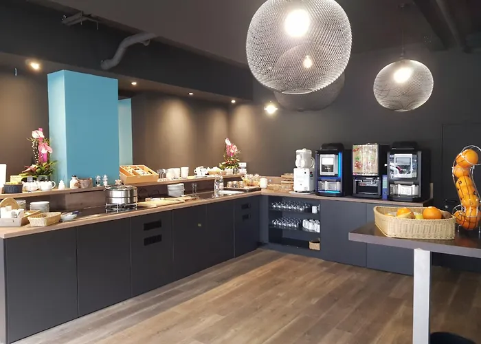 Hôtel de l'aéroport: Kyriad Hotel Clermont Ferrand Centre