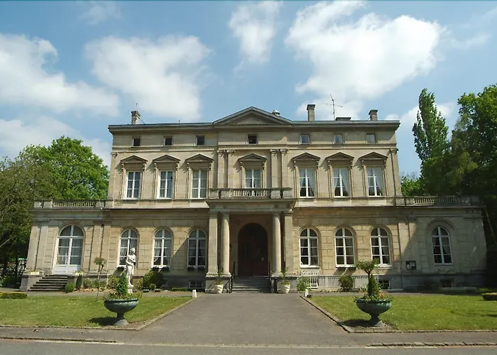  Château De La Motte Fenelon